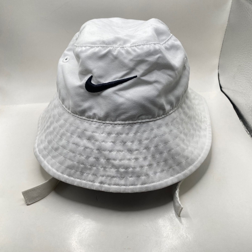 Nike Swoosh Bucket Hat Toddler White Navy UPF 40+ Sun Protection Strap 2682-001